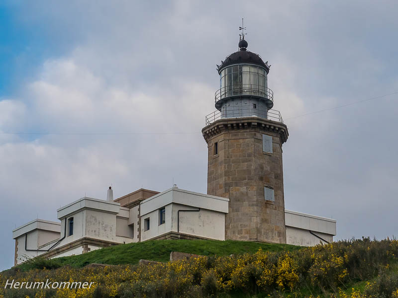 Erkakning anus teshigi sikiladi.